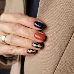 Modern Animal Prints: Chic leopard and croc patterns with Semilac Nail Polish - SEMILAC USA Blog Modern Animal Prints