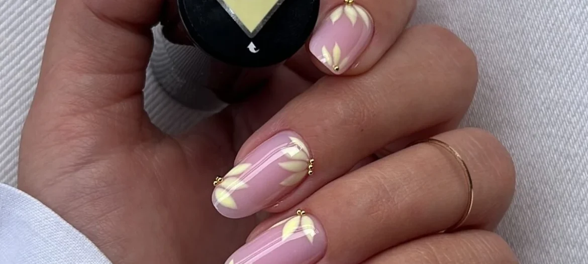 Choosing the Right Brush for Semilac Gel Nail Polish Designs - SEMILAC USA Blog Nail art brushes