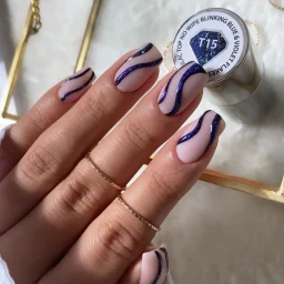 Combining matte and gloss textures with Semilac Hybrid Polish - SEMILAC USA Blog Matte and gloss nails