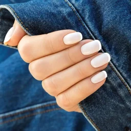 Minimalist nail art with Semilac Gel UV Hybrid - SEMILAC USA Blog Minimalist nail art