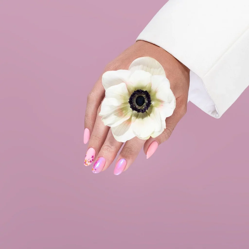 Tiny floral nail art designs with Semilac Hybrid Polish - SEMILAC USA Blog floral nail art