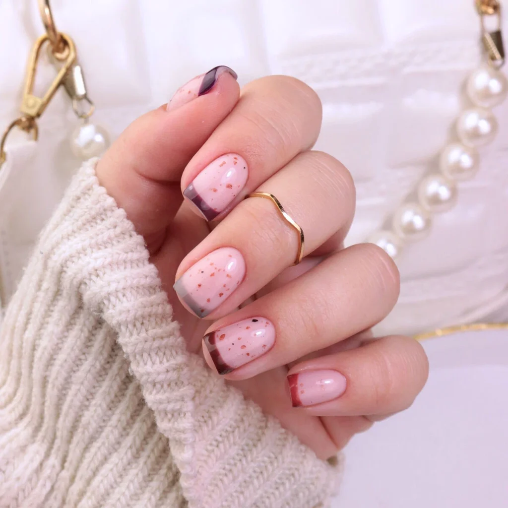 How to Combine French Tips and Polka Dots with Semilac Hybrid Polish - SEMILAC USA Blog How to Combine French Tips and Polka Dots with Semilac Hybrid Polish