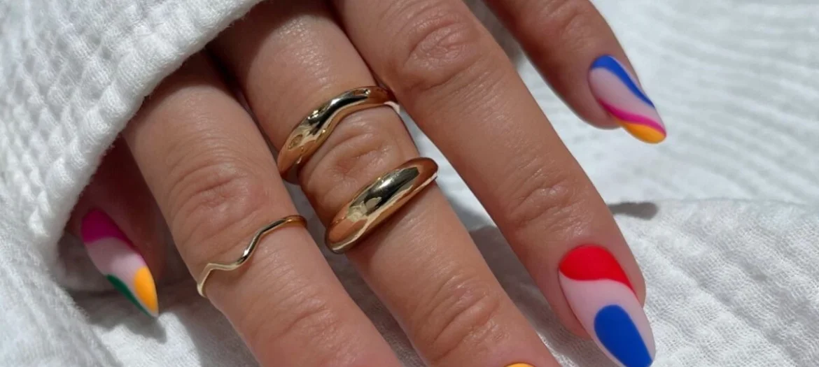 How to Keep Your Gel Manicure Perfect on Vacation Sun Sea Sand Tips with Semilac - SEMILAC USA Blog gel manicure on vacation